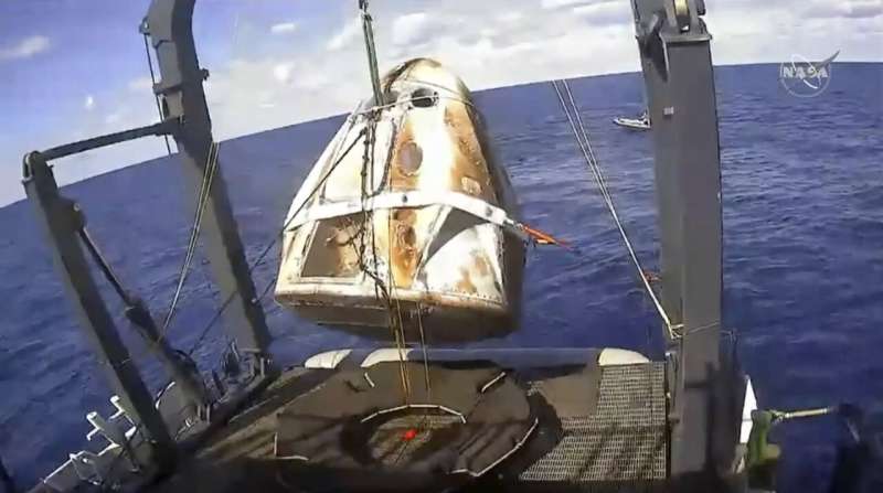 SpaceX confirms crew capsule destroyed in ground testing