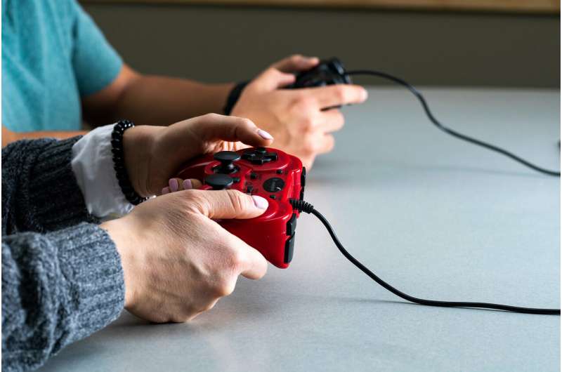 Study: Collaborative video games could increase office productivity