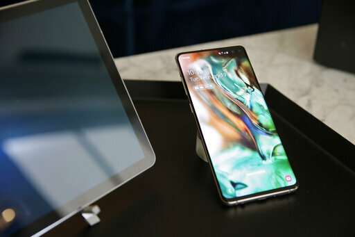 The Latest: Samsung's foldable phone will cost nearly $2000