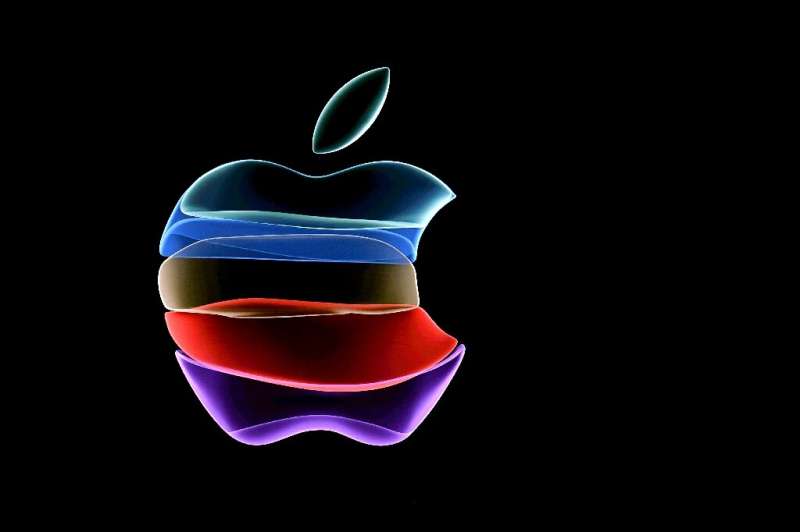 US tech giant Apple held talks with Russia before showing the annexed peninsula of Crimea as Russian territory on its apps