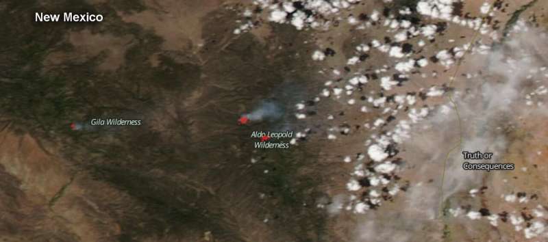 NASA-NOAA satellite sees smoke from multiple fires in New Mexico