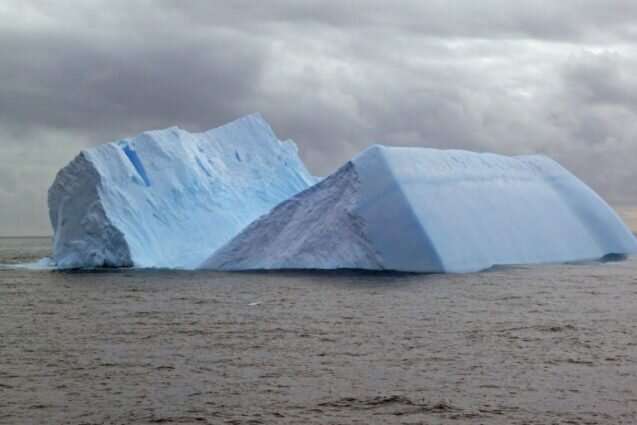 Deep-sea drillers investigate shedding of Antarctic icebergs