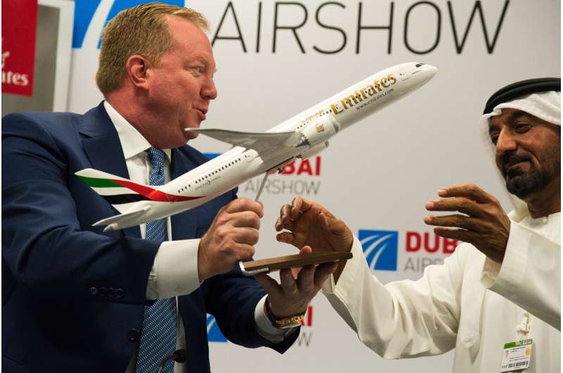 Emirates opts for 30 Boeing 787 Dreamliners in revised deal