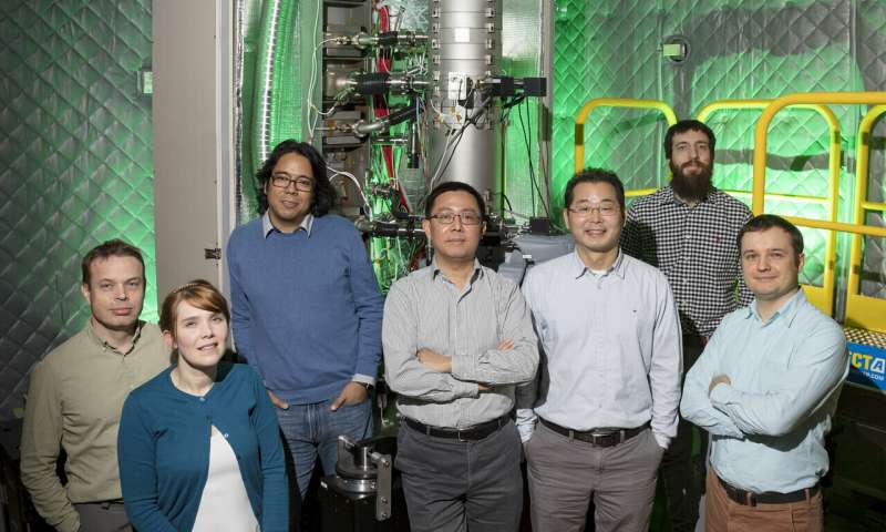 Novel electron microscopy offers nanoscale, damage-free isotope tracking in amino acids
