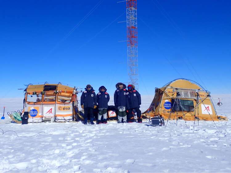 Kite-blown Antarctic explorers make most southerly Galileo positioning fix