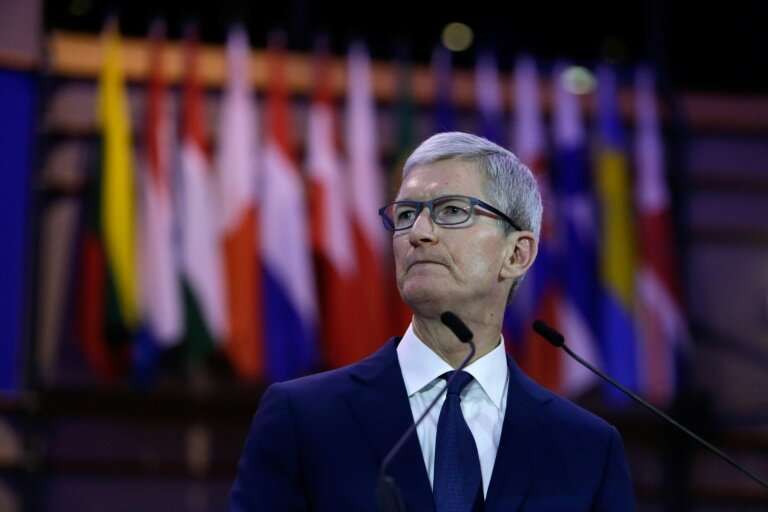 Apple CEO Tim Cook said any US privacy legislation should allow consumers to see what data is being collected online and delete 