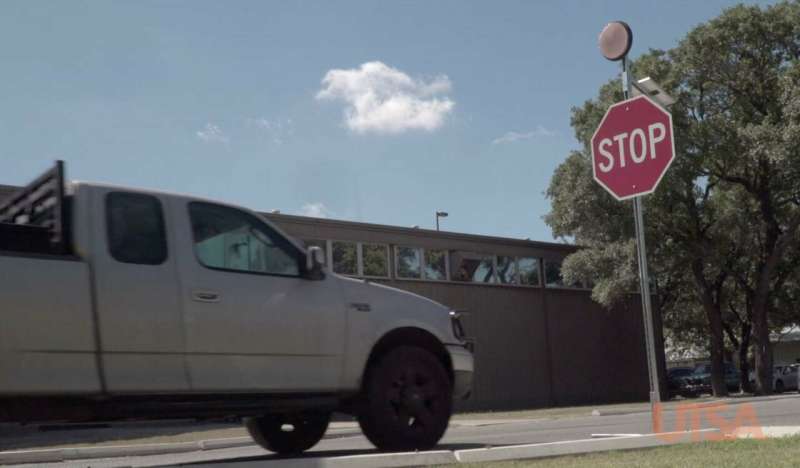 Engineers develop inexpensive, smart stop sign to improve driver safety