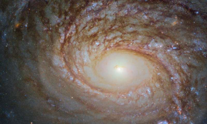 Image: Hubble spots a curious spiral