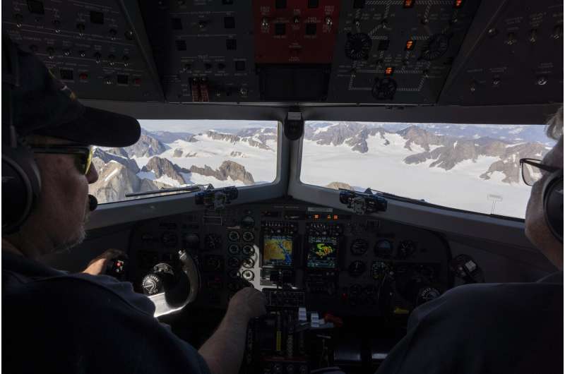 NASA scientists fly over Greenland to track melting ice