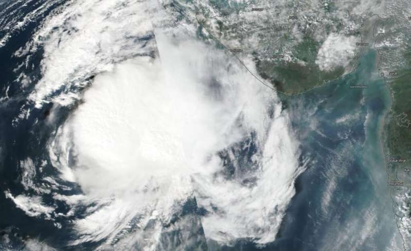 NASA-NOAA satellite finds tropical Cyclone Maha weakening