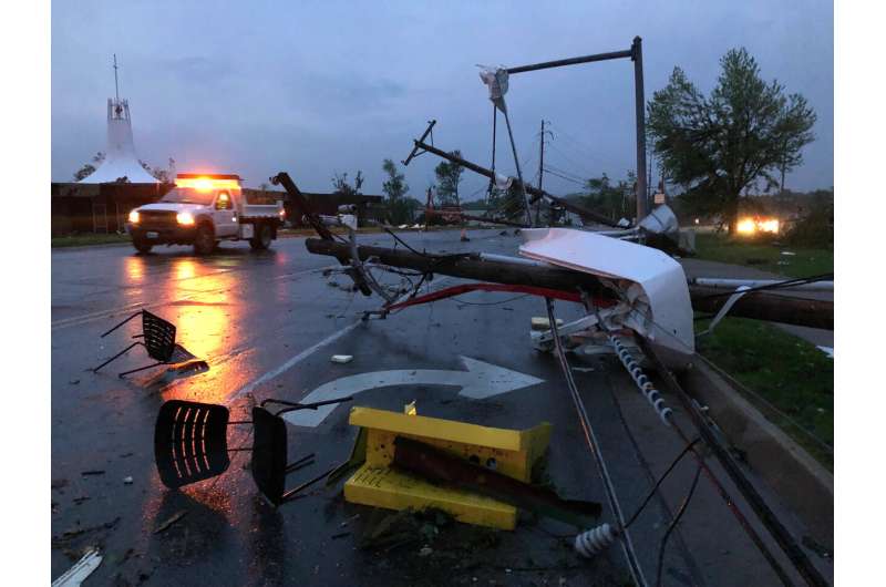 3 dead, state capital battered as storms rake Missouri