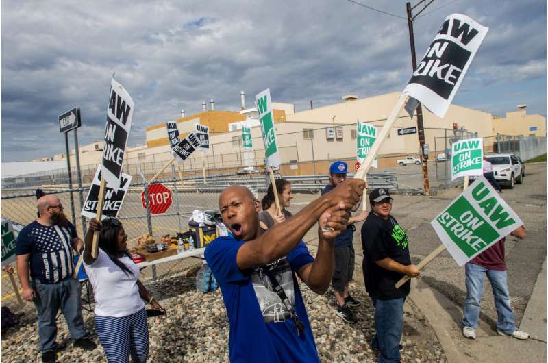 No Deal: Auto workers strike against GM in contract dispute