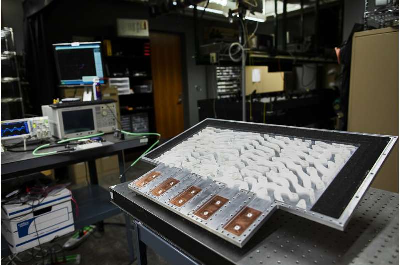 Penn engineers demonstrate metamaterials that can solve equations