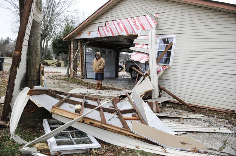 Weather officials: 24 tornadoes hit South over 2 days