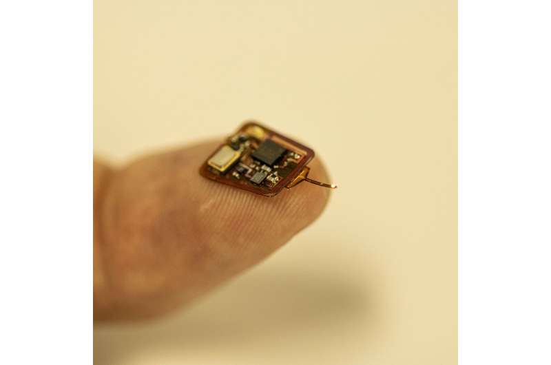 **Tiny implantable device can measure tissue oxygen levels inside the body