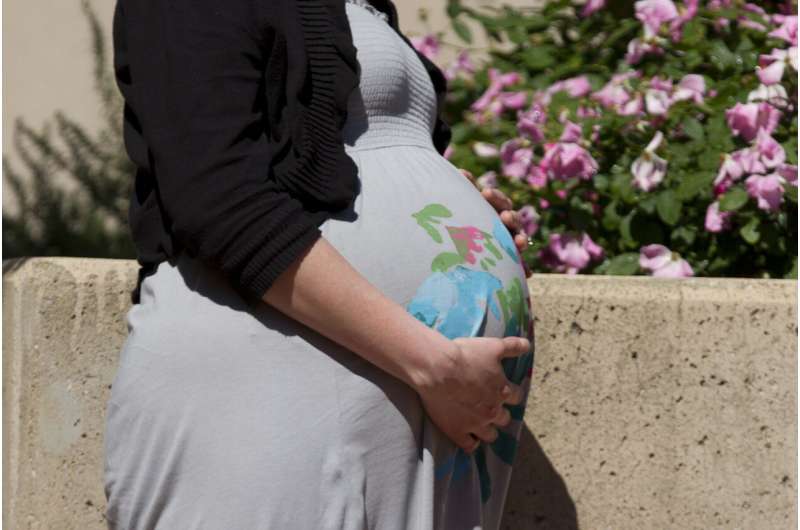 Fainting during the first trimester of pregnancy may raise risk of problems for mom and baby