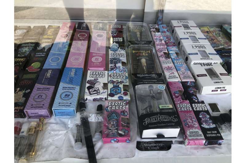 As illnesses spread, fake vape gear sells on LA streets
