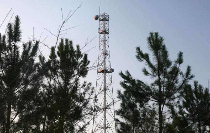 Investigators are looking into how devices can be connected to several mobile phone towers at once, among other issues