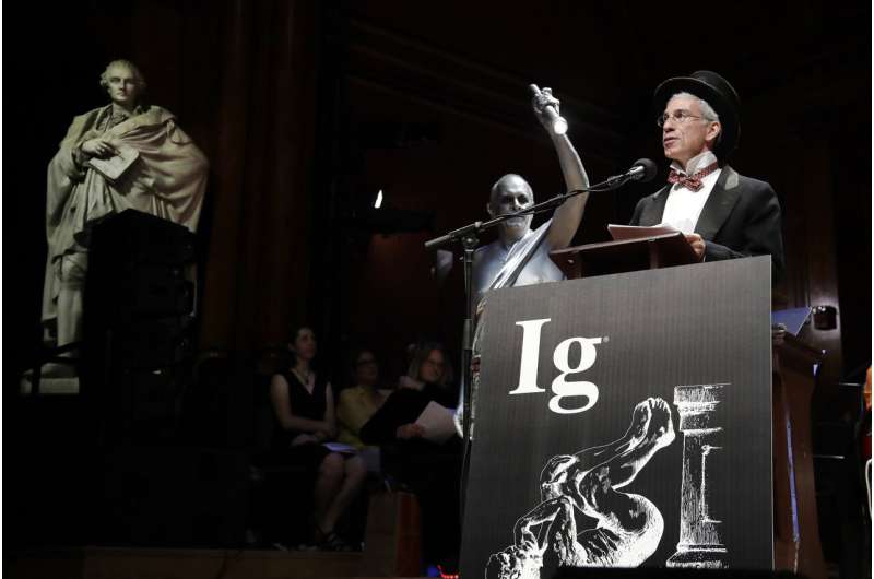 Training surgeons like dogs, icky money win 2019 Ig Nobels