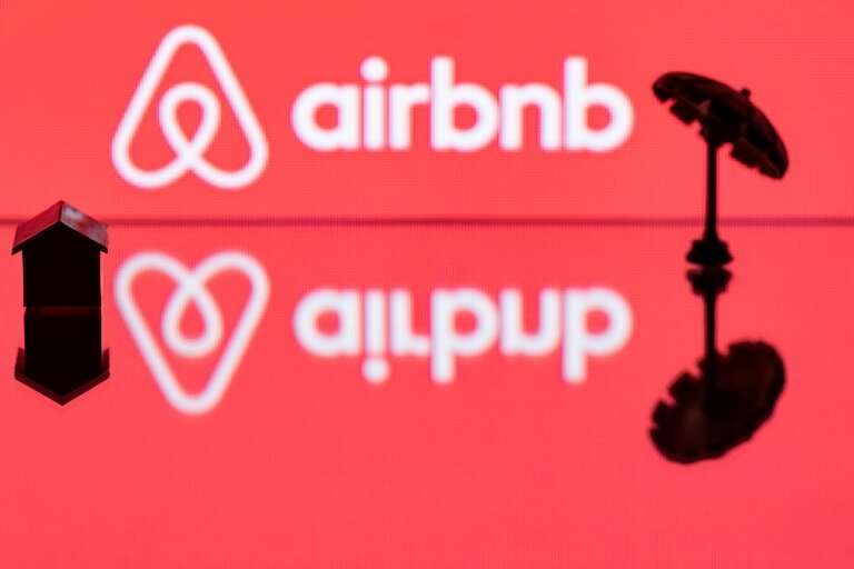 Airbnb said it hired aviation veteran Fred Reid to head travel partnerships for the lodging startup