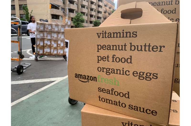 Amazon drops monthly fee to boost grocery delivery sales