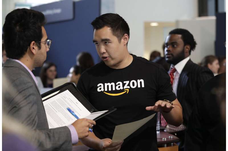 Amazon to double holiday hiring to 200,000