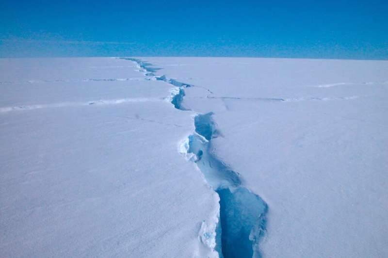 An Australian Antarctic Division image shows a &quot;loose tooth&quot; on the Amery Ice Shelf in eastern Antarctica