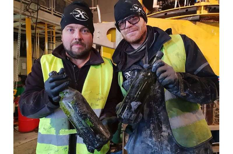 A Swedish team has salvaged hundreds of bottles of liquor from the wreck of a ship sunk by a German submarine during World War I