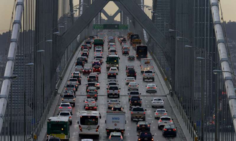 Automakers urge California, US to restart mileage talks