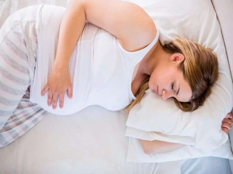 Back sleeping in late pregnancy linked to lower birth weight