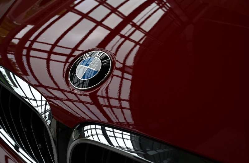 BMW vows to rev up electric car rollout