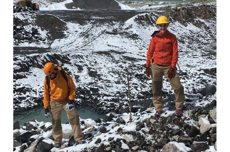 Breathable lava suits: volcanologist field-tested and approved