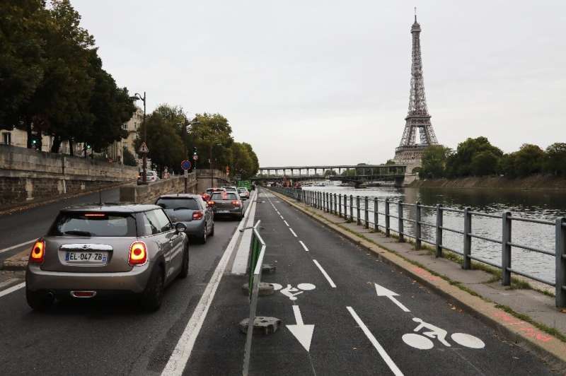 By 2020, Paris will have 1,000 kilometres (600 miles) of bike lanes in place