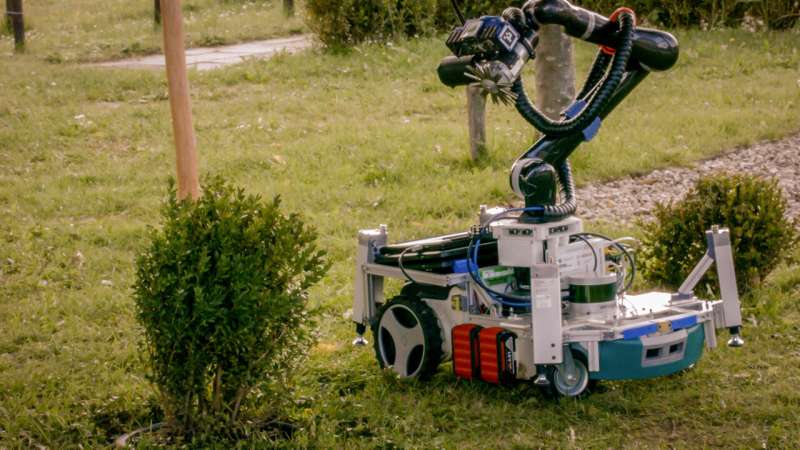Cutting-edge robot makes short work of gardening chores