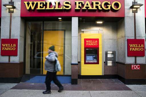 Data center smoke causes outage for Wells Fargo customers