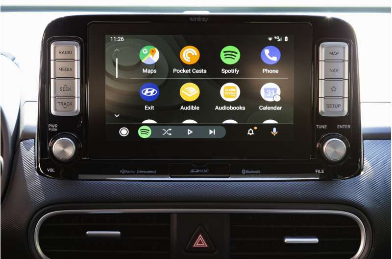 Edmunds tests Android Auto and Apple CarPlay updates