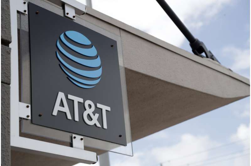 Elliott invests $3.2B in AT&T, seeks changes