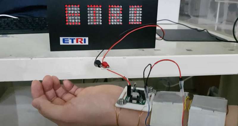 ETRI develops thermoelectric device that generates electricity using human body heat