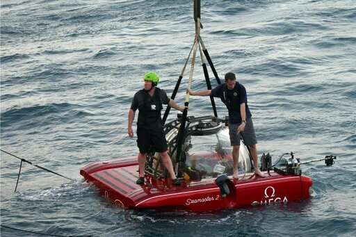 Explorers to send 1st live video broadcast from ocean depths
