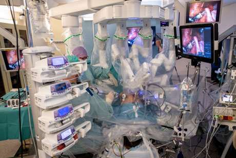First pregnancy after robot-assisted uterus transplant