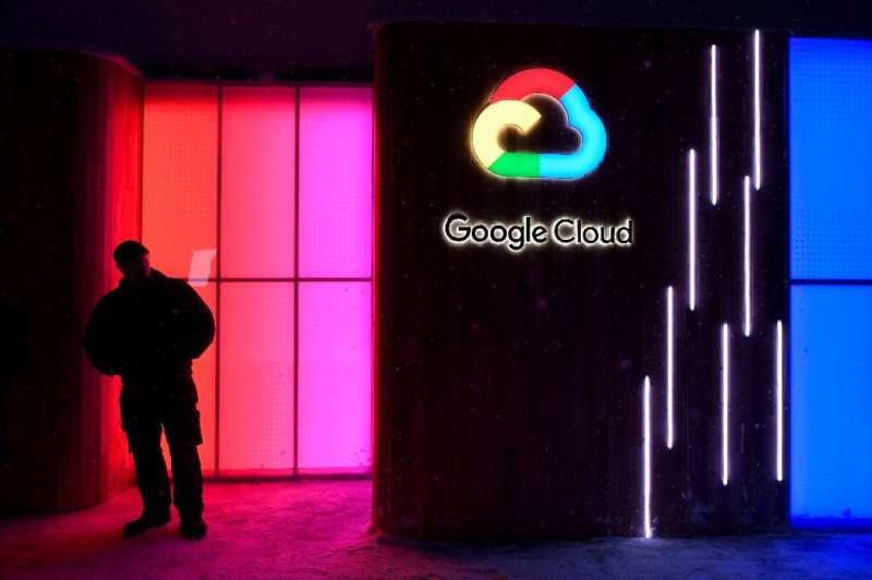 Google is seeking to bolster its cloud computing with the acquisition of data analytics startup Looker