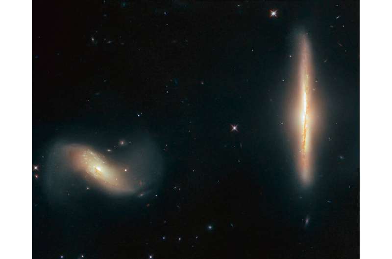 Hubble detects dynamic galactic duo