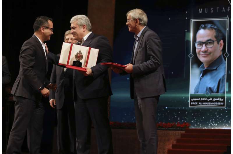 Iran awards prestigious prize to 2 US-educated scientists