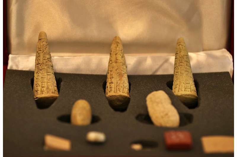 Iraq displays stolen artifacts recovered from UK, Sweden