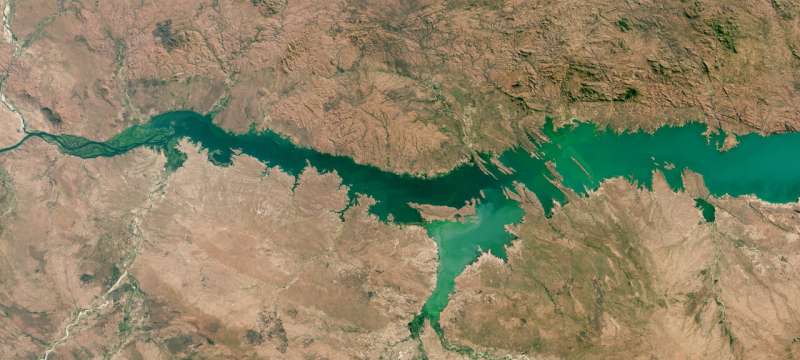 Lakes worldwide are experiencing more severe algal blooms