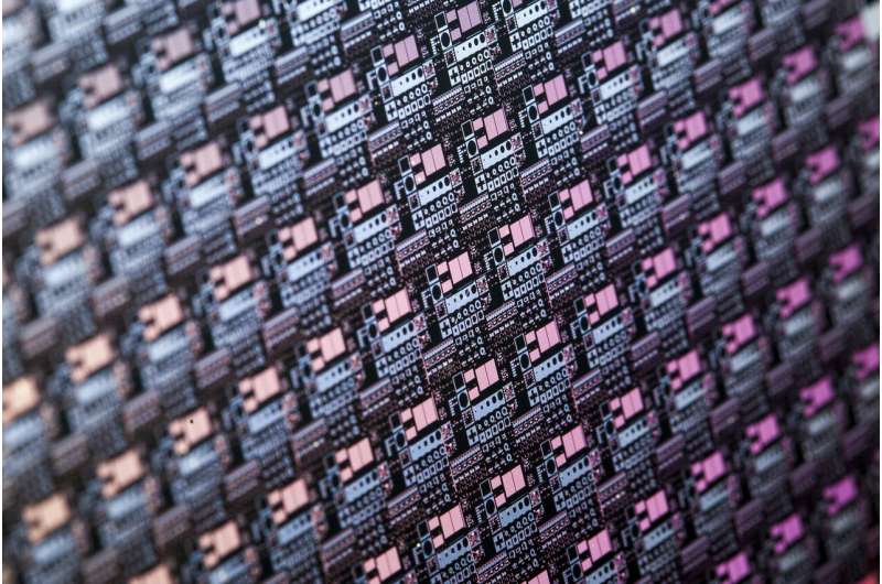 New material to push the boundaries of silicon-based electronics