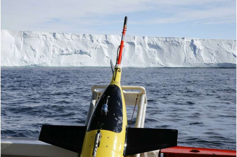 One year into the mission, autonomous ocean robots set a record in survey of Antarctic ice shelf