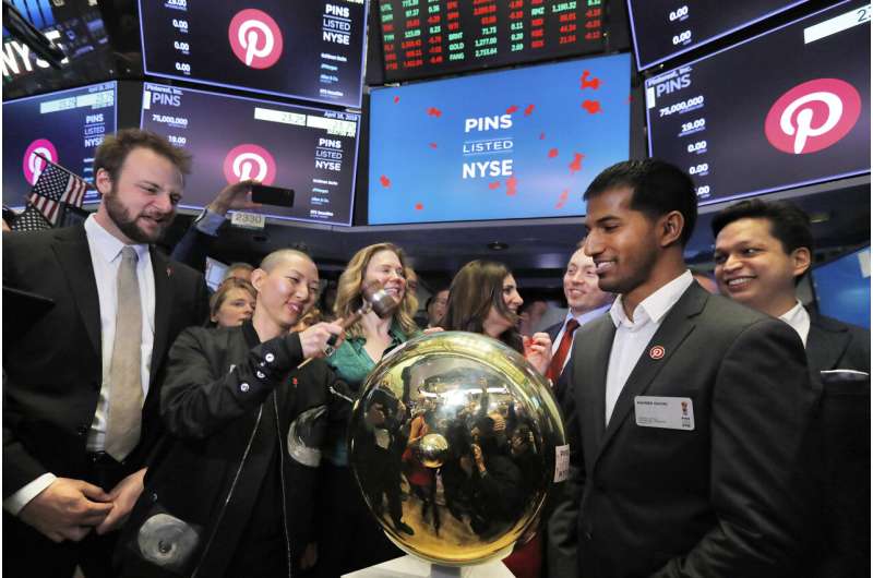 Pinterest reports smaller 1Q loss but results drag stock