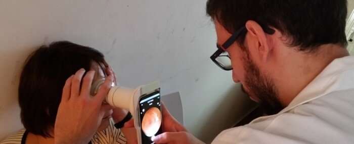 Portable device can be used to diagnose eye disease remotely