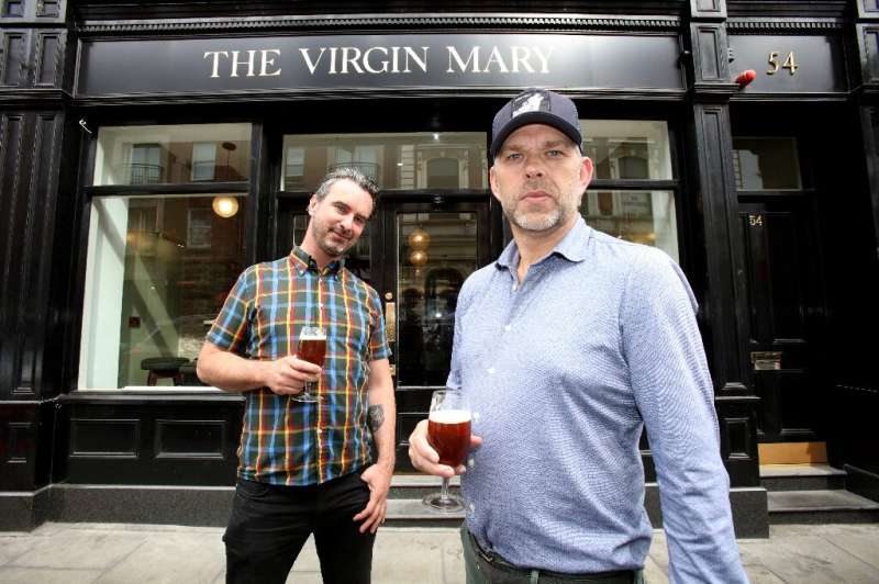 Pub co-owners Oisin Davis (L) and Vaughan Yates, who work in the drinks industry, said they had noticed non-alcoholic options in